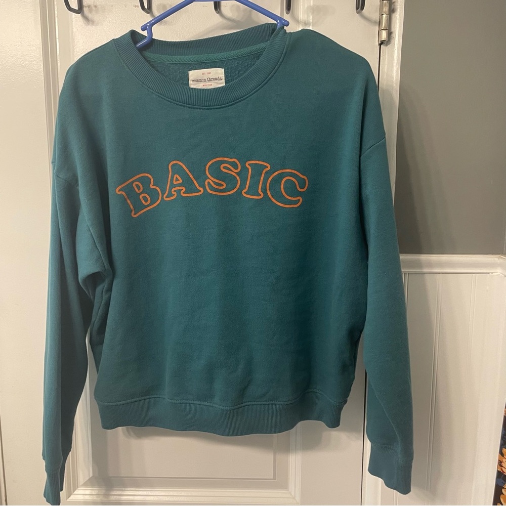 Common Threds New York sweater size Medium